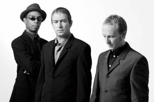 Ocean colour Scene - Promo Photo (4)